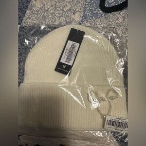 NWT Lulu knit hat with pearl bow